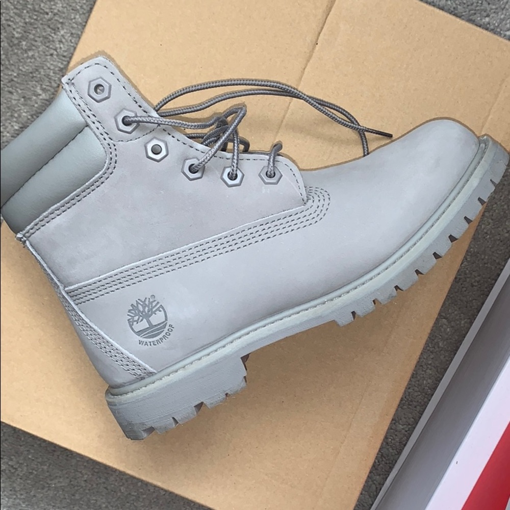Gray timberlands for women